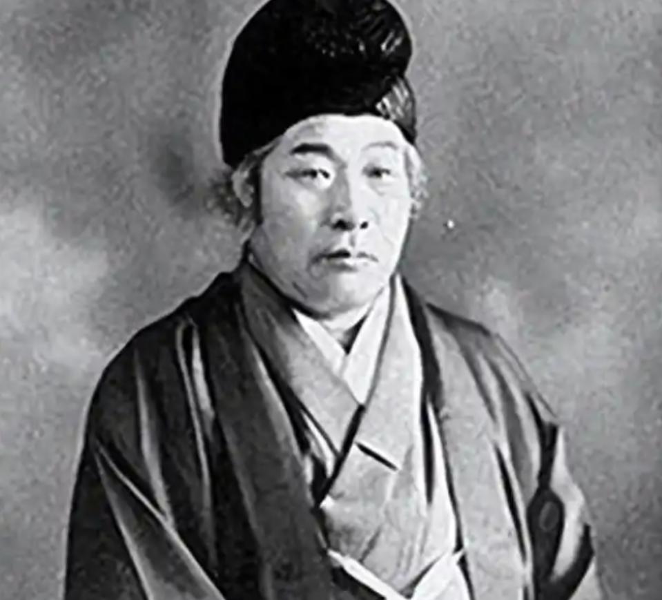 怪不得日本这么着急想跟咱们打一仗，日本出了个特别神的预言家叫王仁三郎，他最出名的