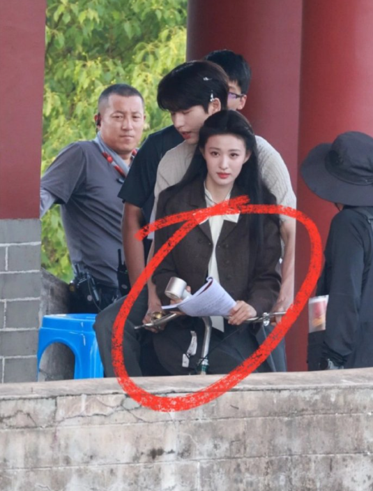哈喽这姿势？好命苦的感觉