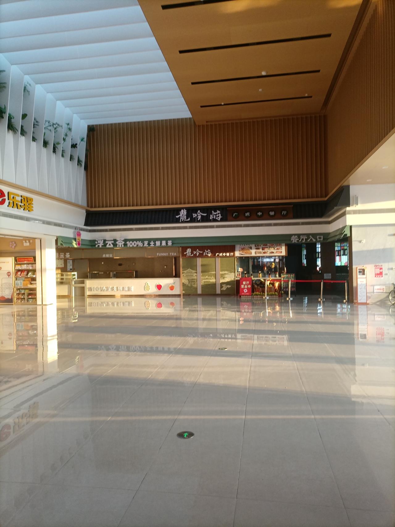 国庆节假第5天从河南返程深圳开了一夜的车到达从河南上高速，特意绕开了湖南