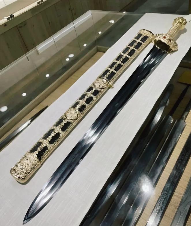 我国丢失的十大国宝，现在都去哪了？1、和氏璧可能早就随秦始皇陪葬了，或者在