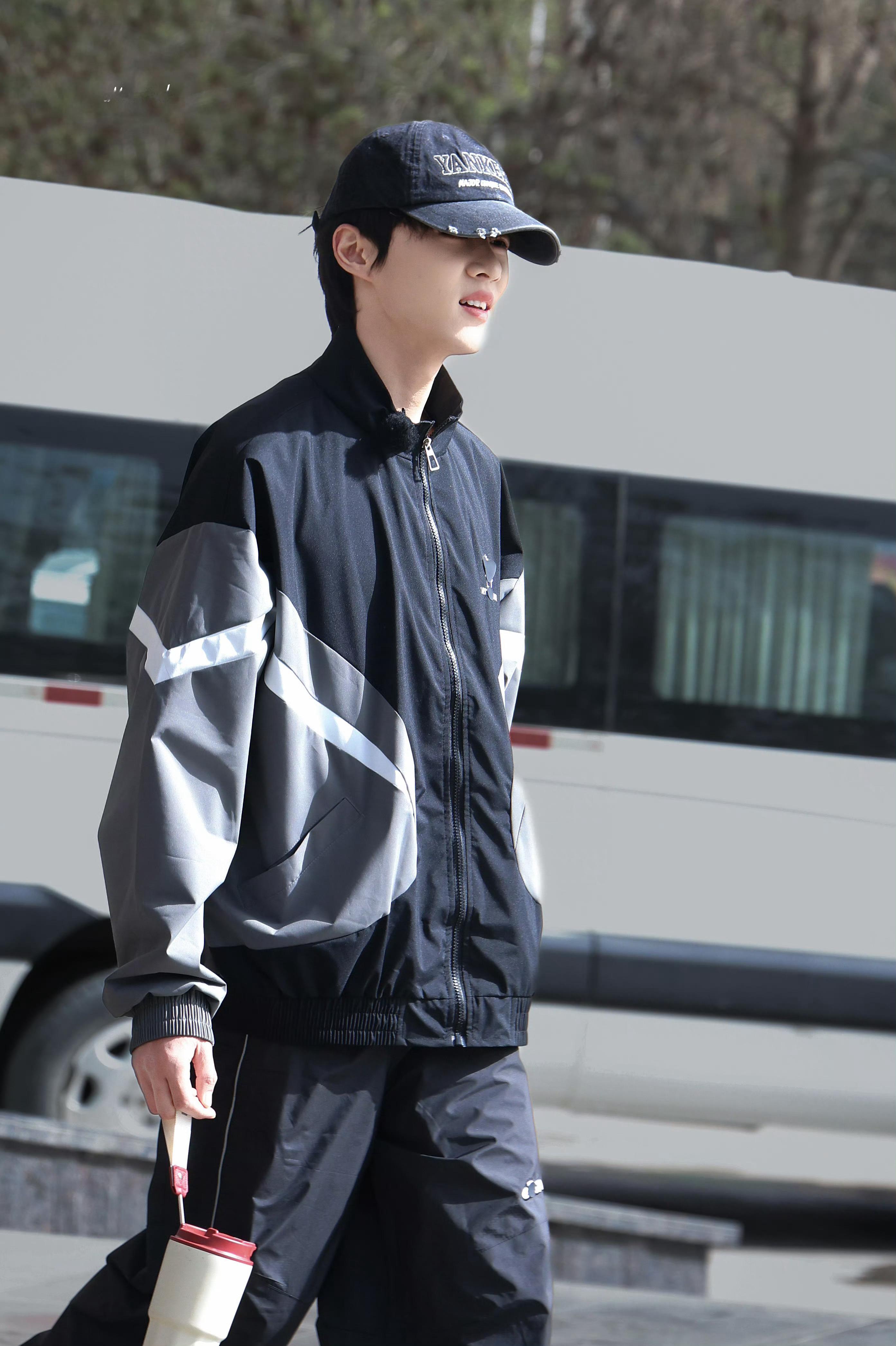 卓沅💜卓沅的沅气日常老师我家小孩干了一天了，可以下班回家了吗