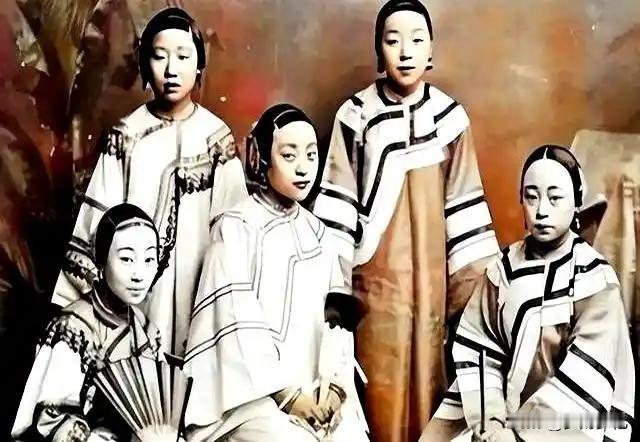 民国头号败家子！败光亿万家产却保住性命，一句话道尽乱世通透1951年，张勋