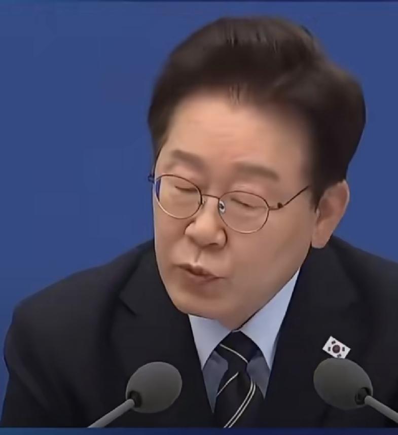 可以说李在明做了一件了不起的事，制止了一场三星工人大罢工。4月23日，在三星工
