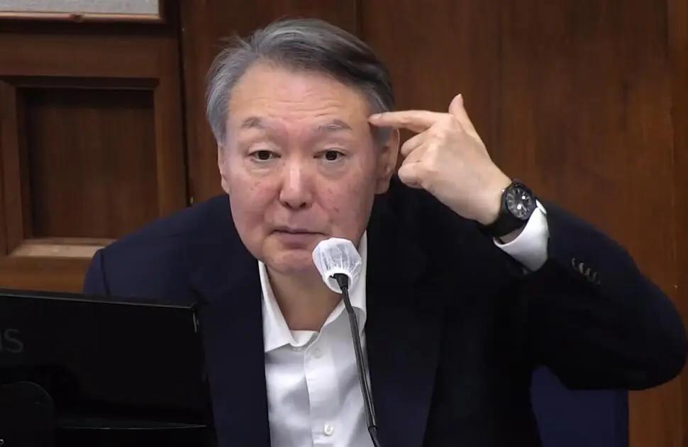 尹锡悦，可能一眼万年了，检察官出身，知法犯法，罪加一等，支持韩国检查院的决定，公