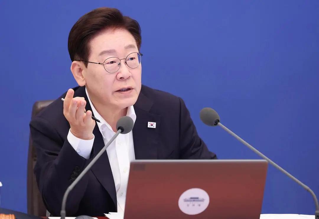 李在明真是个狠人，他把自己名下，唯一的一套自住房产以低于市场价10%的价格给卖掉