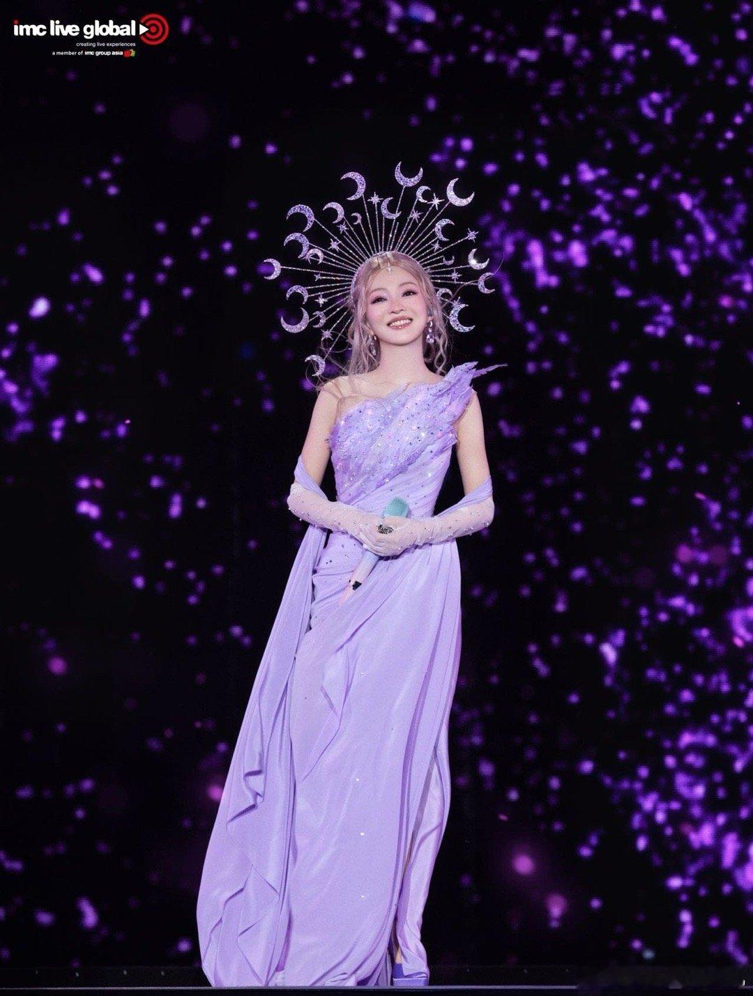 张韶涵的时尚秀场终于轮到三亚了张韶涵2026觅光世界巡演首场三亚定档1月9日！