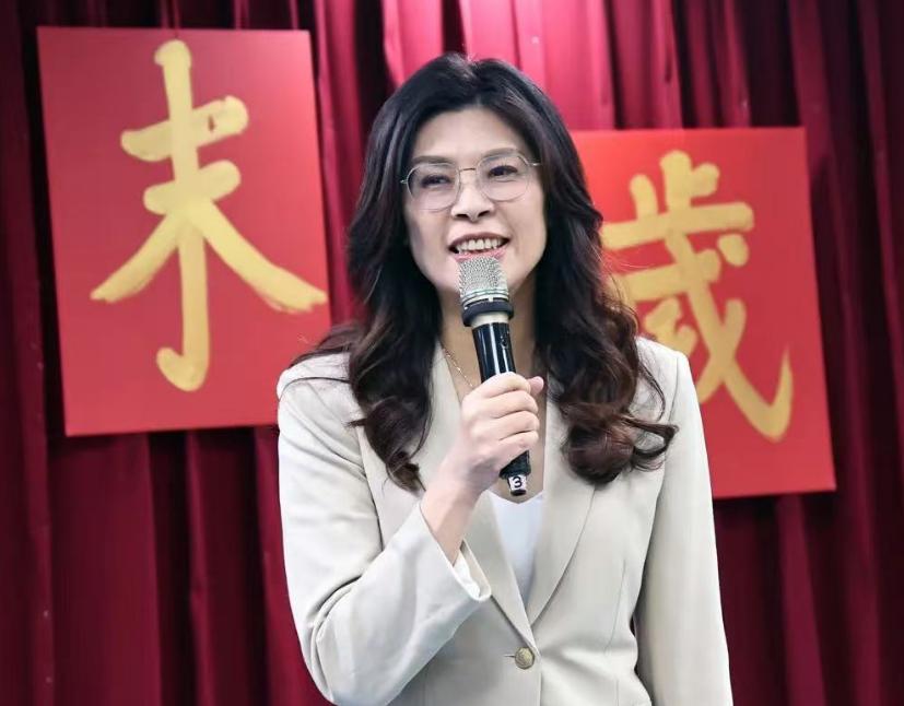 赖清德称“接受九二共识是促统”，国民党急眼了！日前，对于郑丽文喊话赖清德，赶