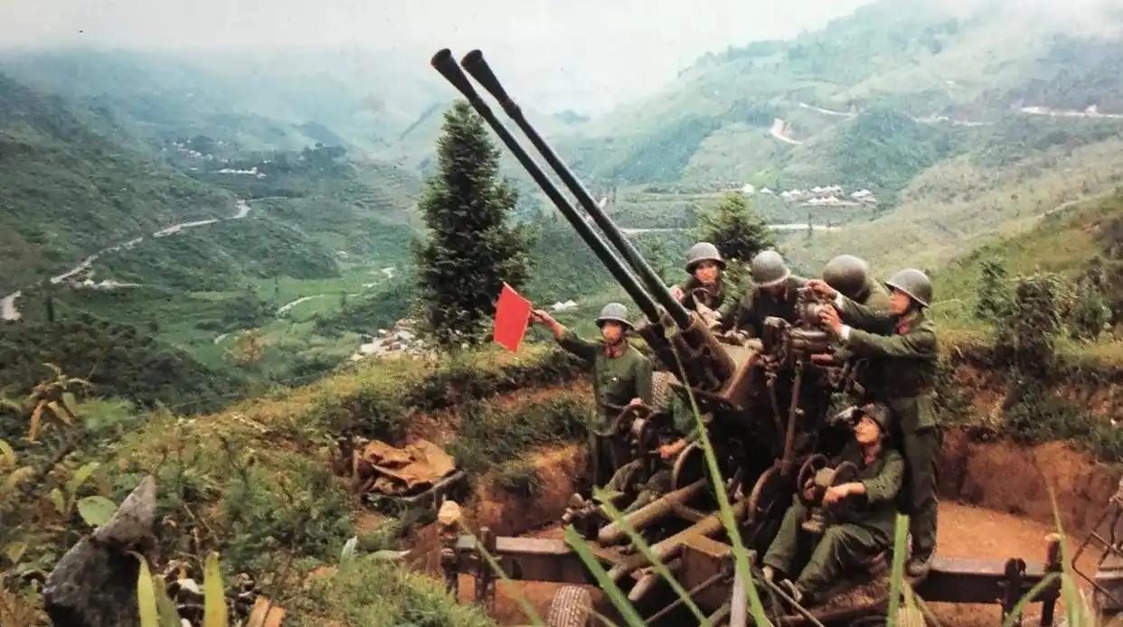 豺狼来了有猎枪！普京曾说，中越712炮战后，没有哪个国家再敢小觑中国，那场战斗令