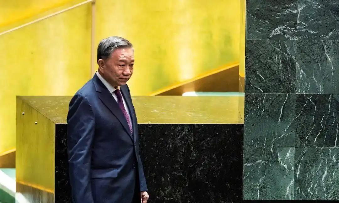 越南这回脸丢大了！越南这回去纽约，阵仗摆得够大：一把手亲自带队，核心部门头头脑脑