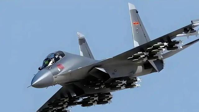 中东终于见识到了什么叫真正的空中优势！外媒炸锅：歼-16雷达尺寸被指远超F-16