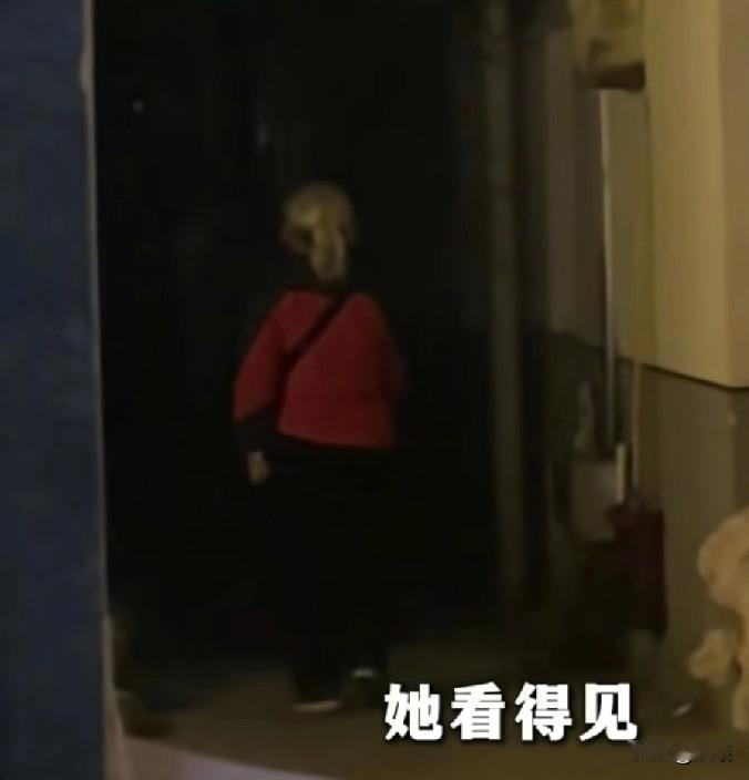 幸亏这女孩子有警惕性，否则后果不敢想象。湖南长沙夜晚，廖女士和朋友来玩，刚下