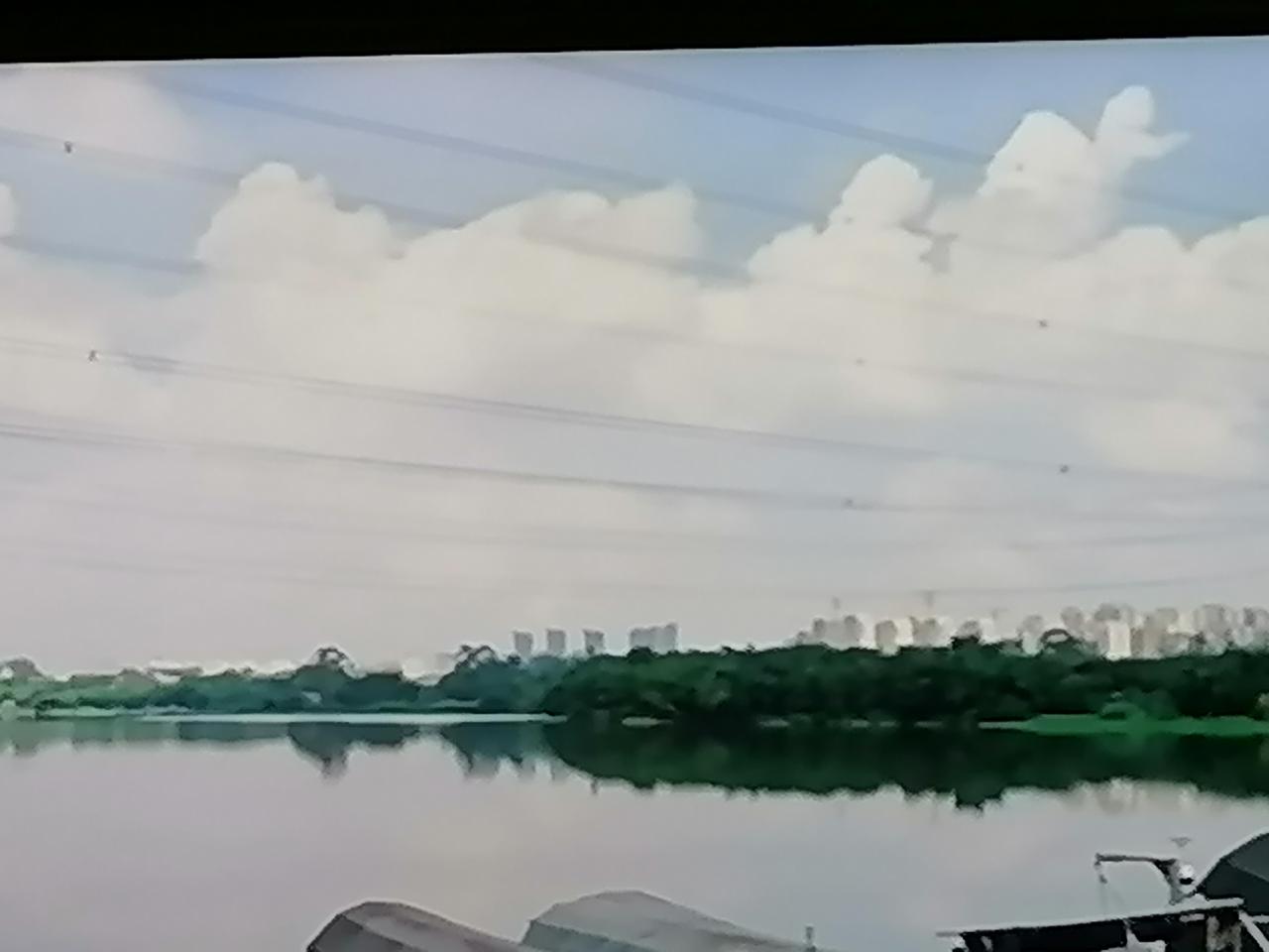 刚刚在医院见到心酸的一幕。一个80多岁的老太太，被一位40来岁的妇女搀扶着这去看