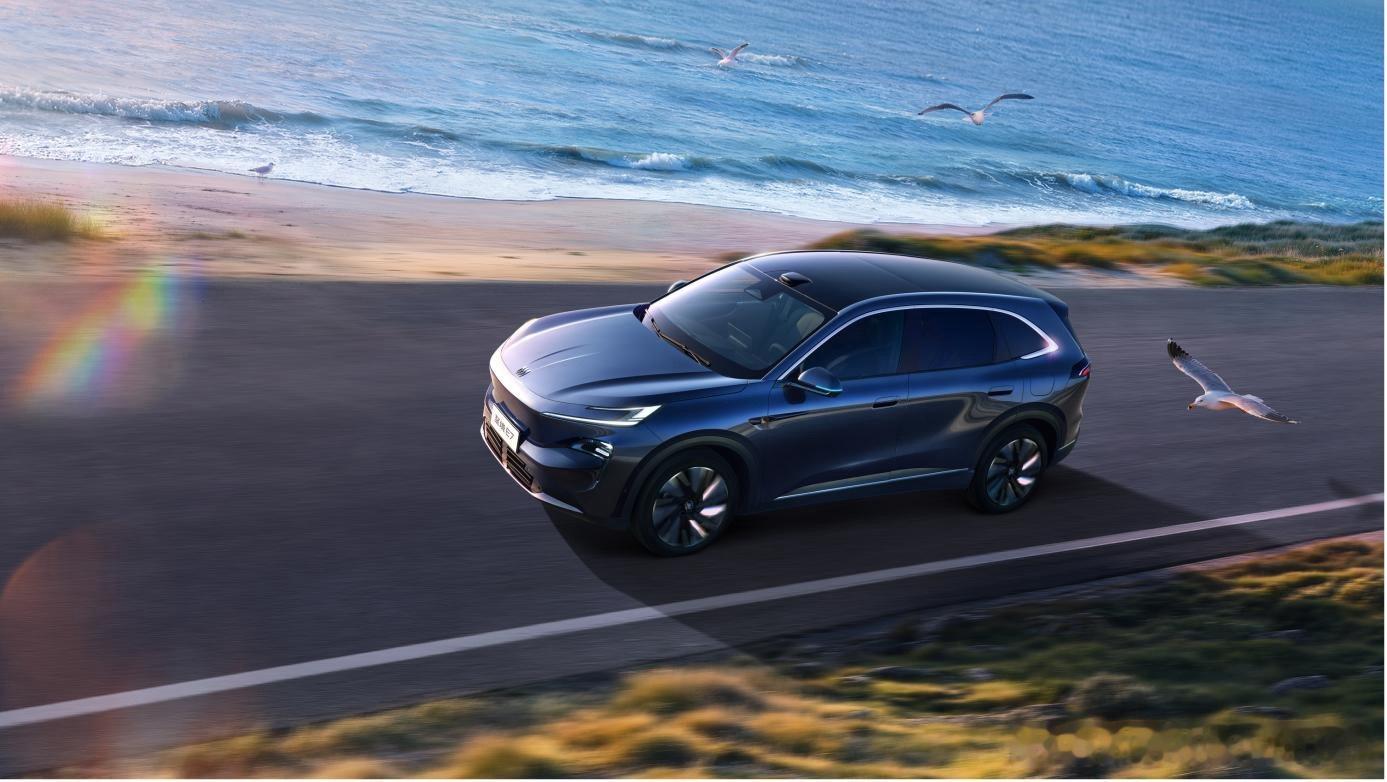 别克至境E7正式上市，有以下信息亮点：1、售价区间为15.99-19.99万元，