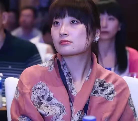 宗大小姐，幸亏她强，要不然，她母女俩会很惨！爸爸估计不爱妈妈也不爱她！这就是为什