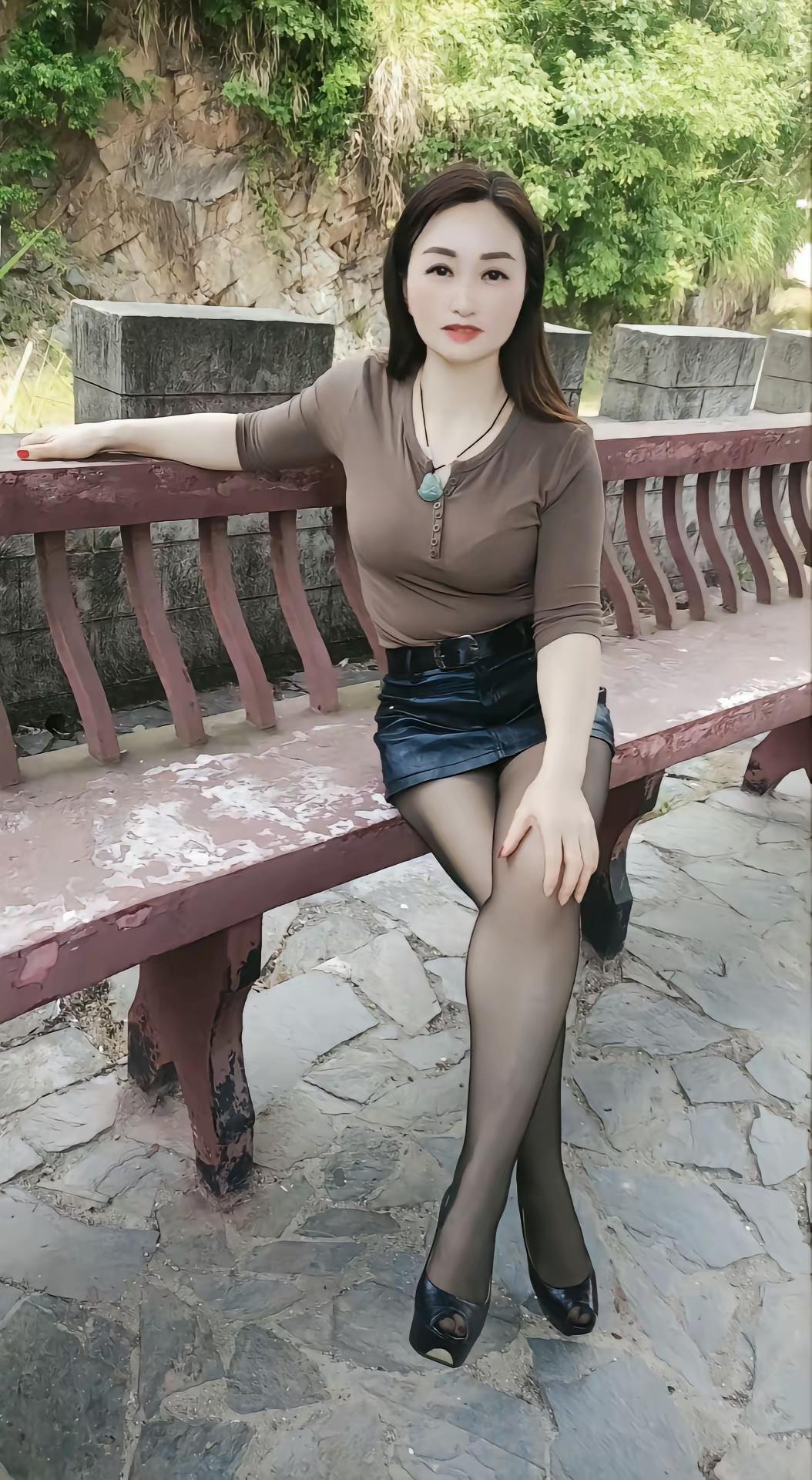 山里姑娘 爱穿高跟鞋的梅梅