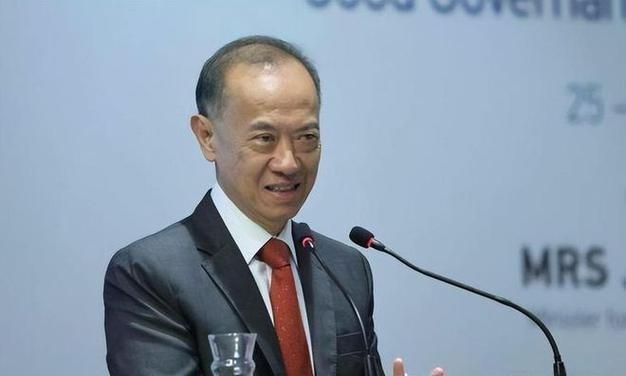 有人说出了大实话！新加坡前外长杨荣文曾说：不要看美国动不动就威胁中国、制裁中国，