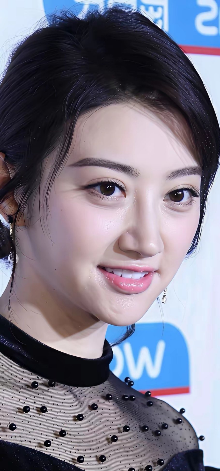 景甜的牙齿也太齐整了吧！排列得规整又好看，笑起来自带加分项