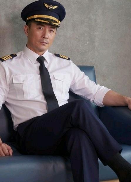 为什么机长都那么帅，不管是日常生活中看到的飞机上的机长还是在影视剧里看到的机长，