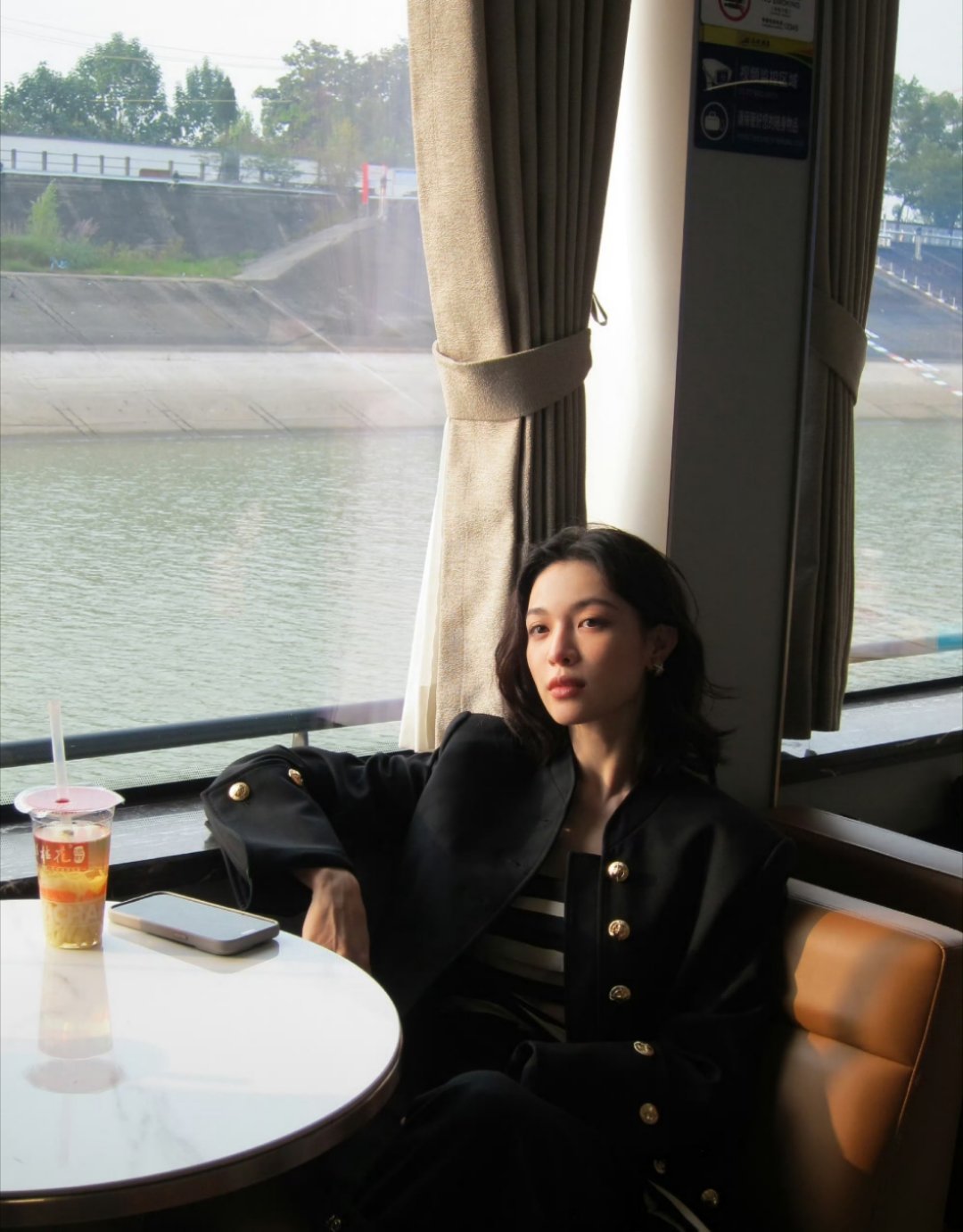 钟楚曦在宜昌的这些照片，每一张都好有氛围感​​​