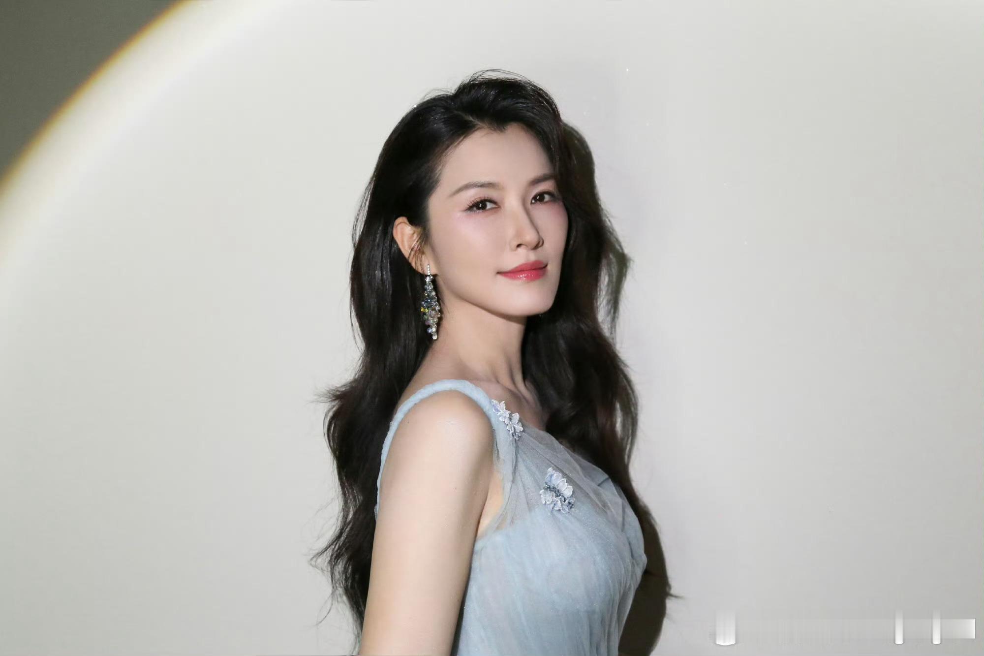 我被这个徐洁儿美晕了徐洁儿是海的女儿吧徐洁儿是海的女儿吧！我真的要被她美晕了！