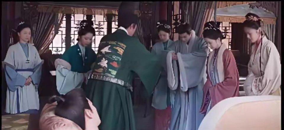 《兰香如故》穿帮镜头哈哈姚太医生光着腚走了和尚竟偷偷玩手机不要太搞笑！​​