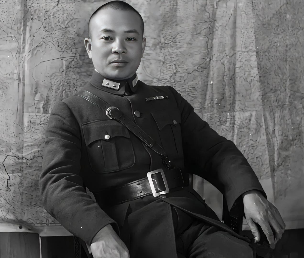 他毕业于黄埔军校第一期，能文能武，曾任国民党中将，抗战时，参加过忻口战役。