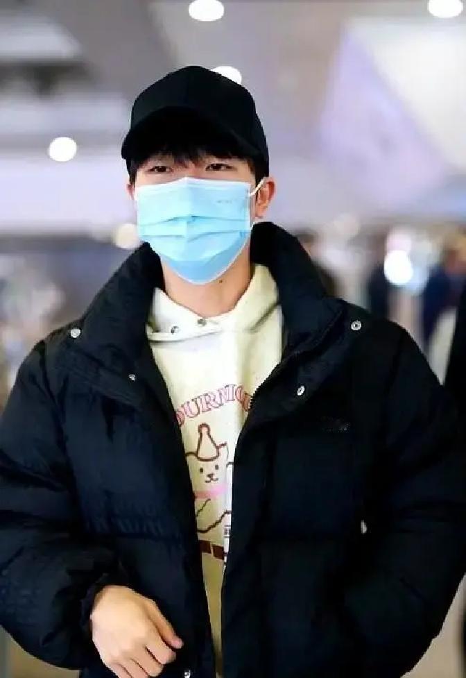 周深被除名，节目连夜掉粉20万这事发生在国民综艺官宣新阵容那天。海报上所有