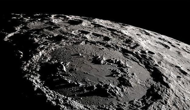 这个难度太大了！用“月球投石机”把月亮最宝贵的氦-3资源快速发射到地球，这简直是