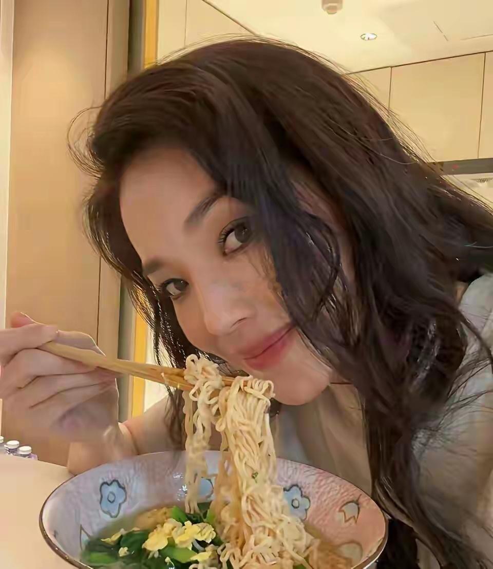 舒淇是不是因为不怎么拍戏，没存到钱，所以才这么拮据啊？