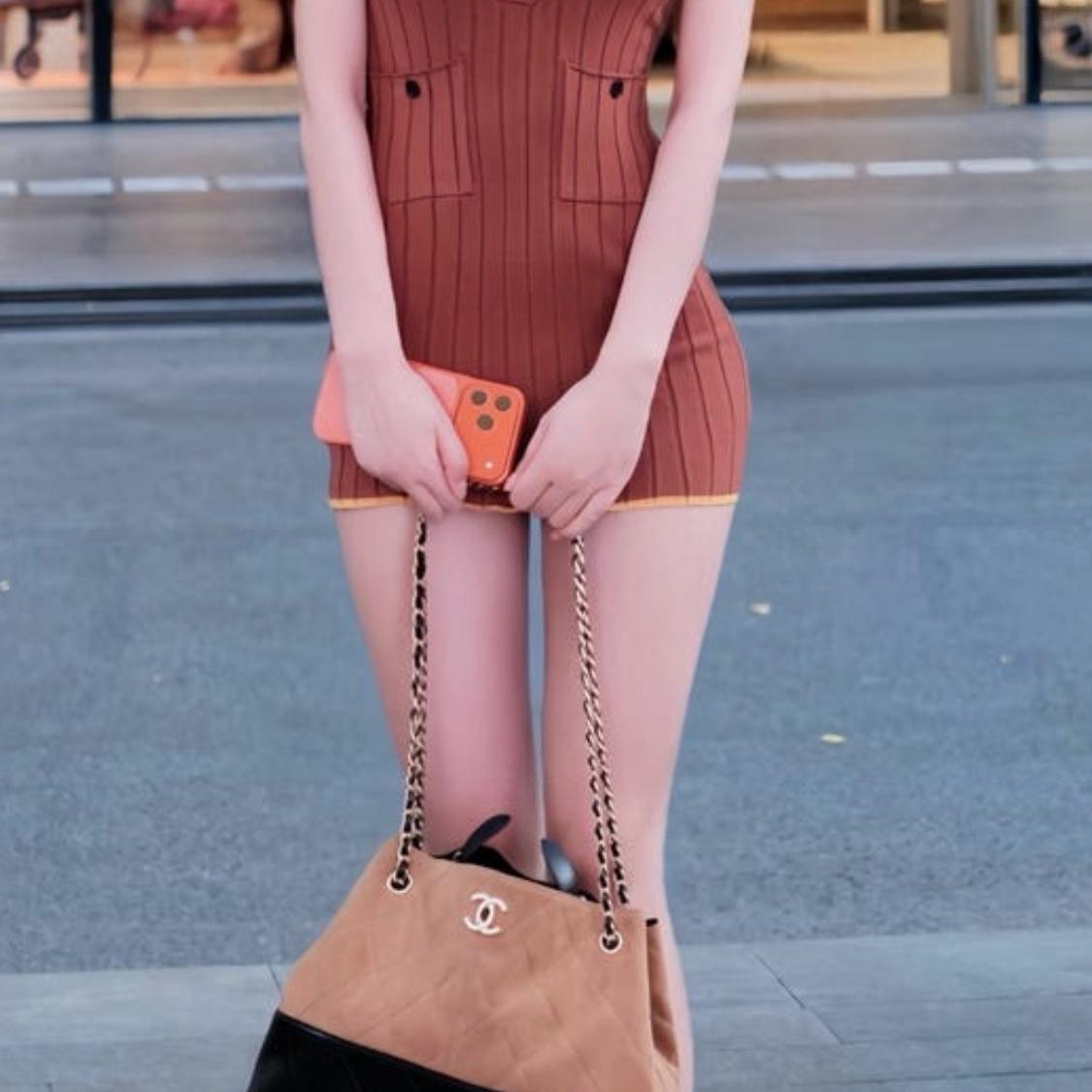 估计彩礼没少给，房子、车子。这是不这是不是得退彩礼？假如男方不在乎有没有