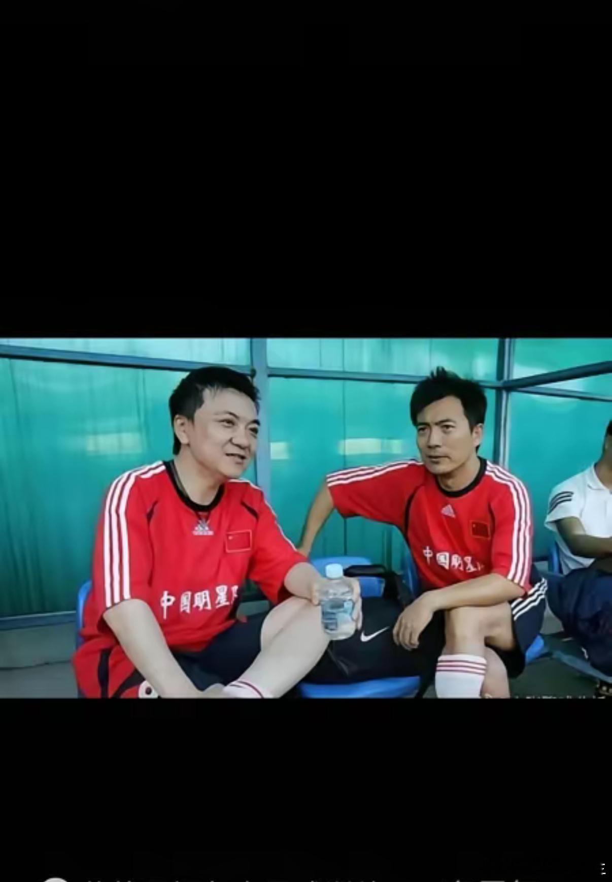黄健翔与董路的关系已彻底破裂。五年前，董路曾聘请黄健翔担任“中国足球小将”的文化