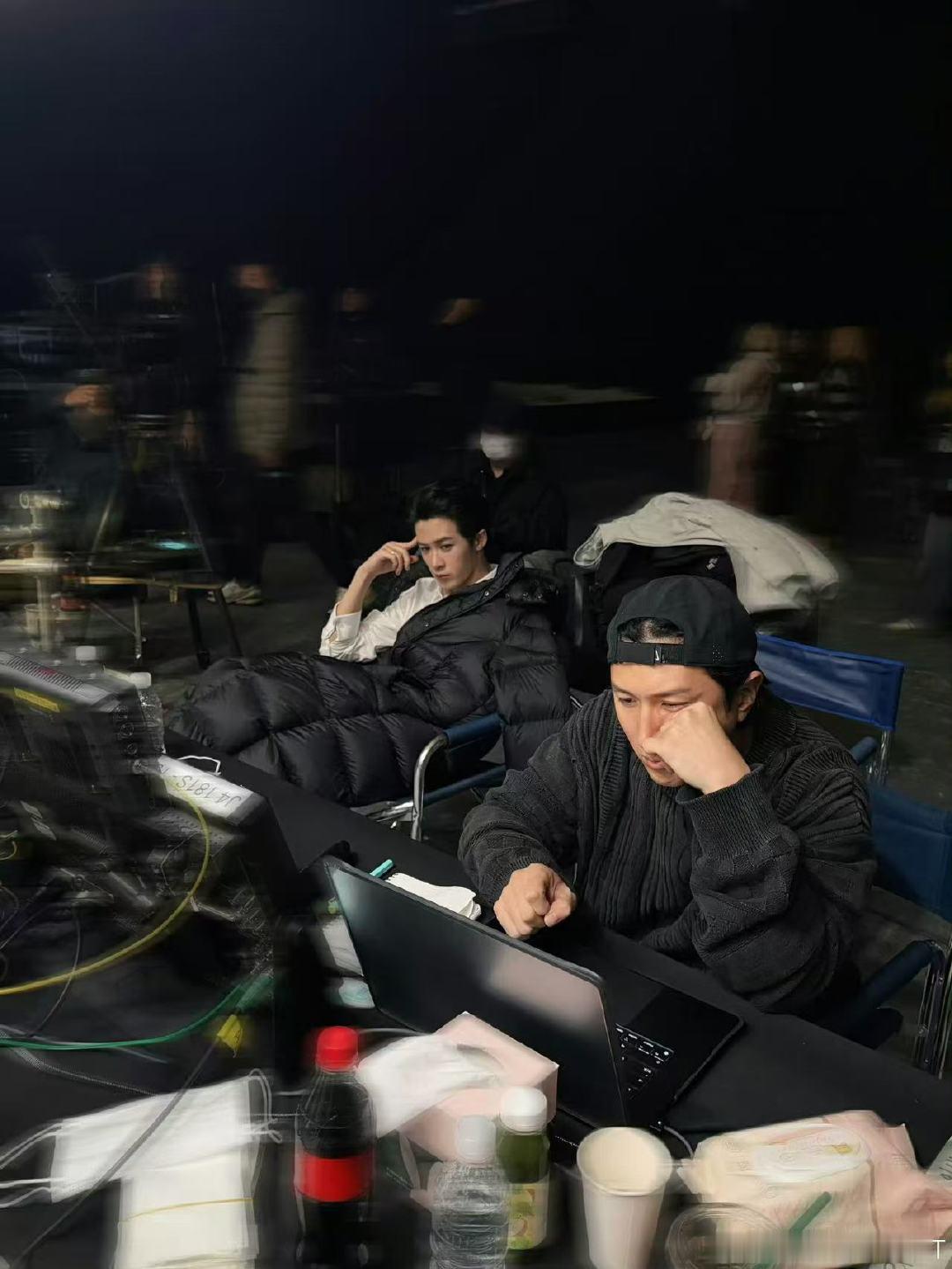 檀健次晒与mv导演合照檀健次晒和mv导演合照檀健次晒与mv导演合照