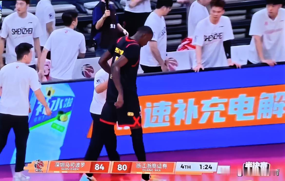 奇兵巴吉挺身而出，拯救了深圳马可波罗，总比分为1:2朱