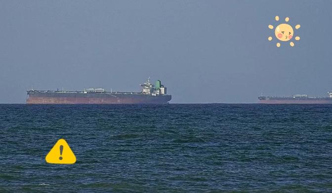 印度的油轮被拦截了！4月18日，两艘悬挂印度国旗的油轮打算正常通过霍尔木兹海
