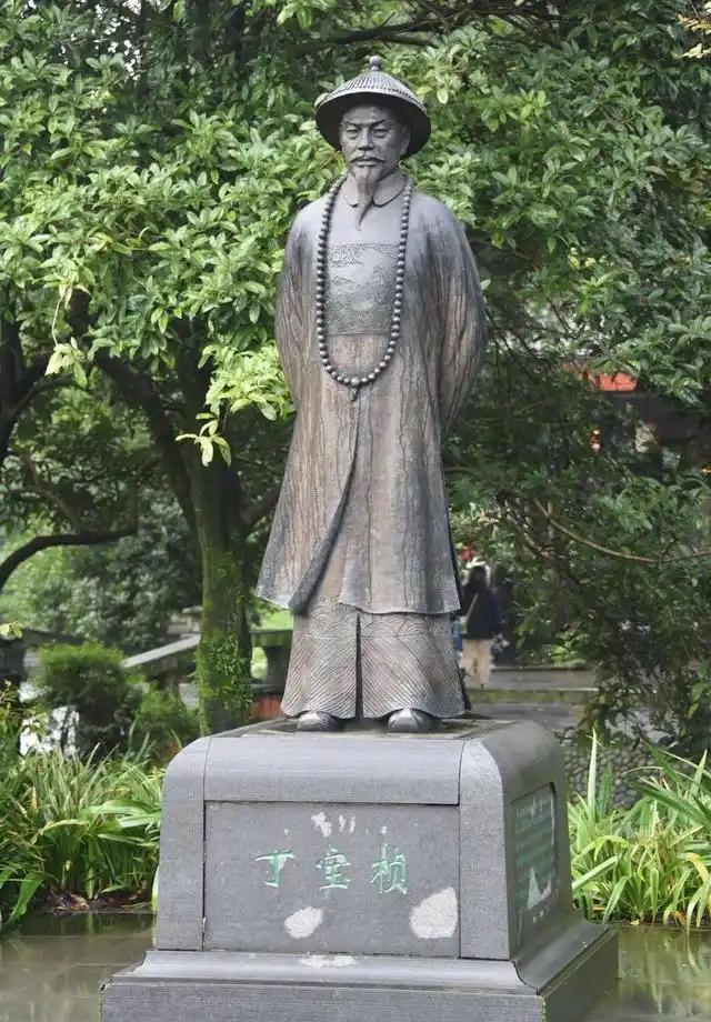 丁宝桢为什么敢杀安德海？公元1869年8月7日中午，山东济南巡抚衙门。一个2