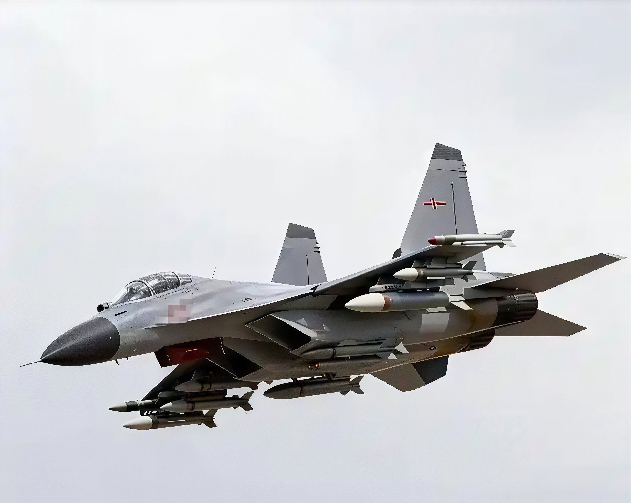 岛发生空中对峙，歼-16挂弹驱离菲机，日本黄岩岛发生空中对峙，歼-16挂弹驱离菲机，日本战略介入黄岩