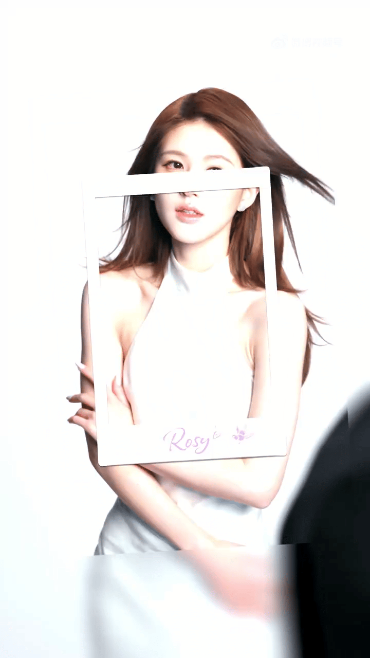 赵露思这组物料拍的好大气！