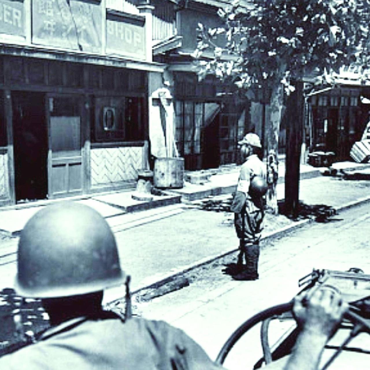 1945年8月29日至30日，正值美国占领日本之际，约3万至3.2万名日军士兵列