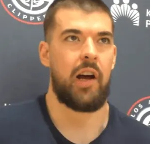 伊维察-祖巴茨在今天接受了记者的采访，他被问道了自己的进攻。祖巴茨表示：“对我