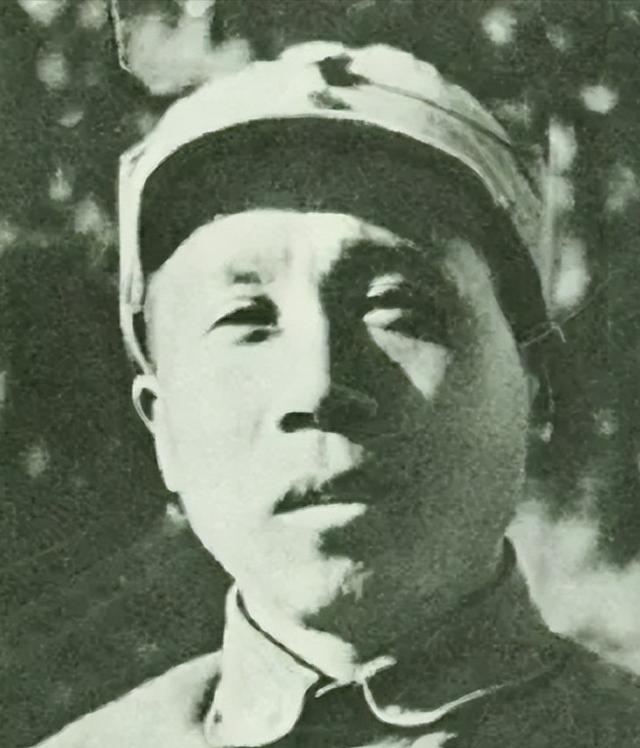 1955年，白天将军拒绝接受中将军衔，毛主席都劝不动他，彭德怀知道后，直接追着他