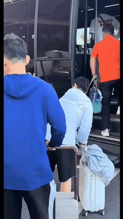 马琳教练好像没有来美国！从昨天国乒出发北京，到国乒转机韩国，再从国乒抵达拉斯维