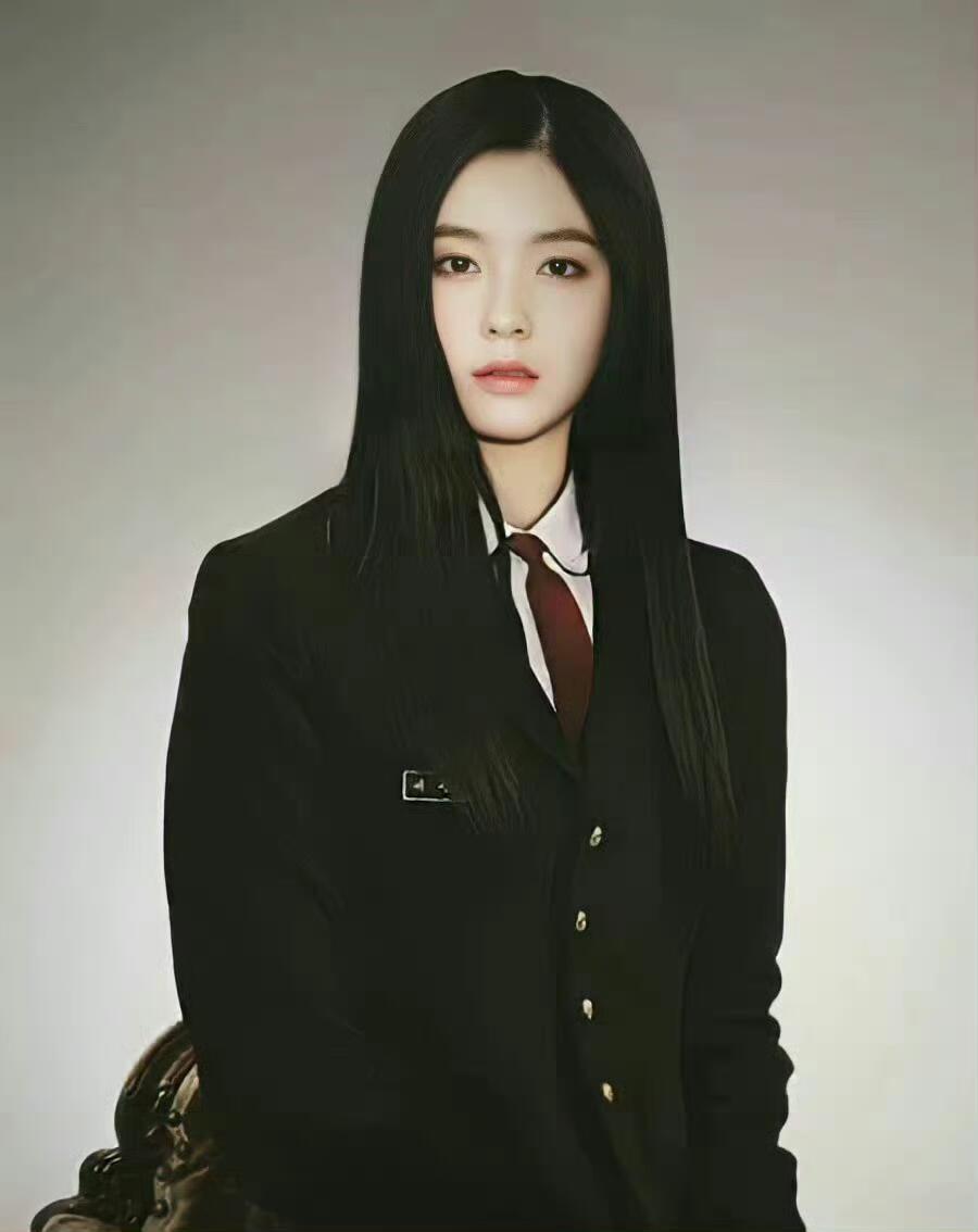 美人早成｜这是裴珠泫中学时期的完成式美貌完全可以去出演女高怪谈系列了感觉是狐狸