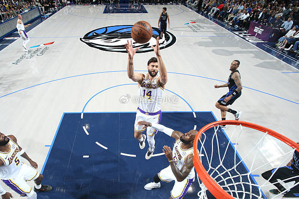 顺着之前的说法，裁掉巴夫金转正尼克-史密斯之后，湖人还能操作吗？湖人距离第二土