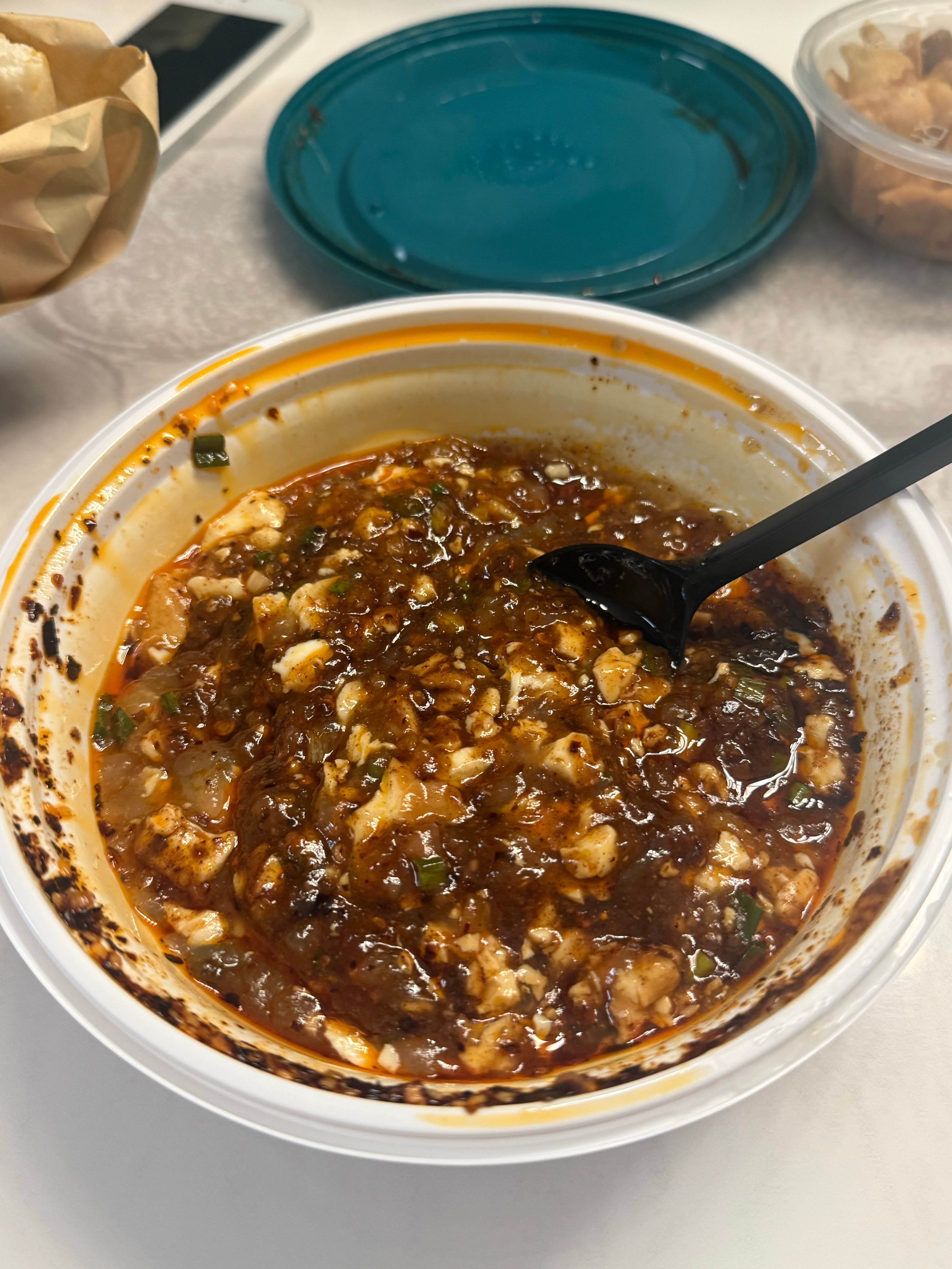 图1错！图2✅豆腐脑就得没有任何肉哨子和芡只有调料和豆花的素豆腐脑