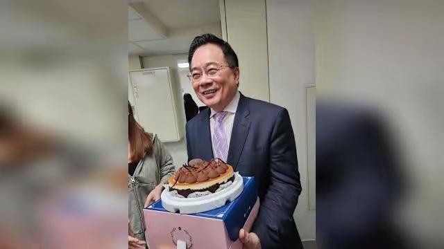 万万没想到！台湾政坛这桩事，看得人又感慨又唏嘘。台湾地区一位知名政治人物今日入