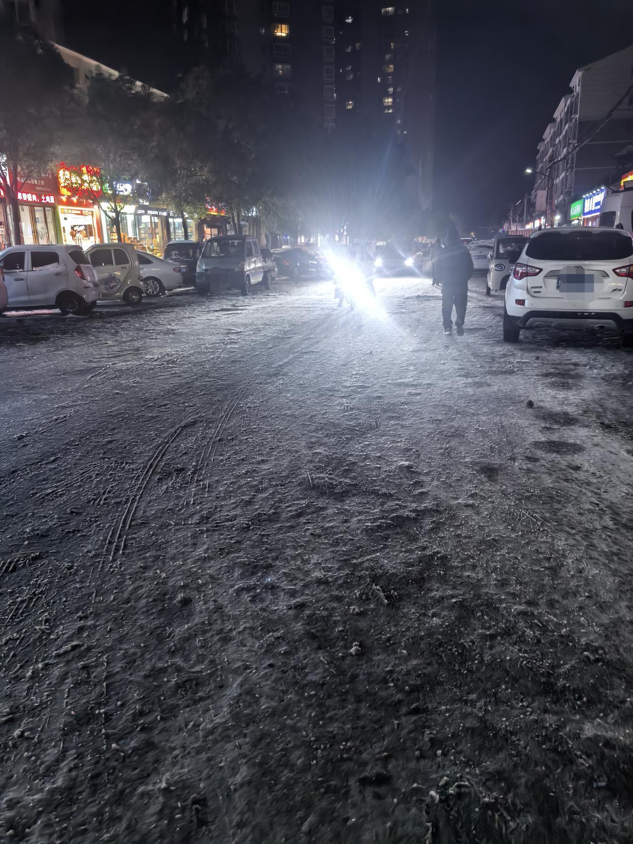 南阳的城市管理亟需延伸到更细微的地方。19号的降雪已经过去2天了