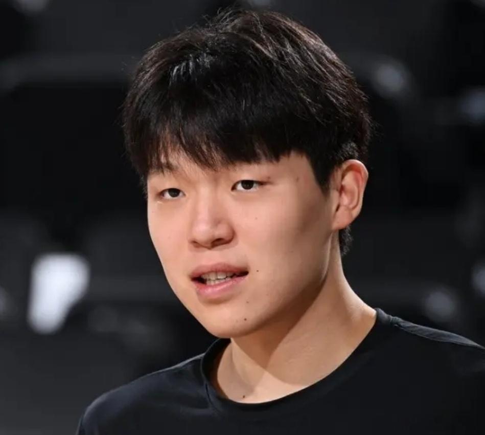 开拓者召回杨瀚森高情商：需要继续努力！低情商：太懒了！​​​