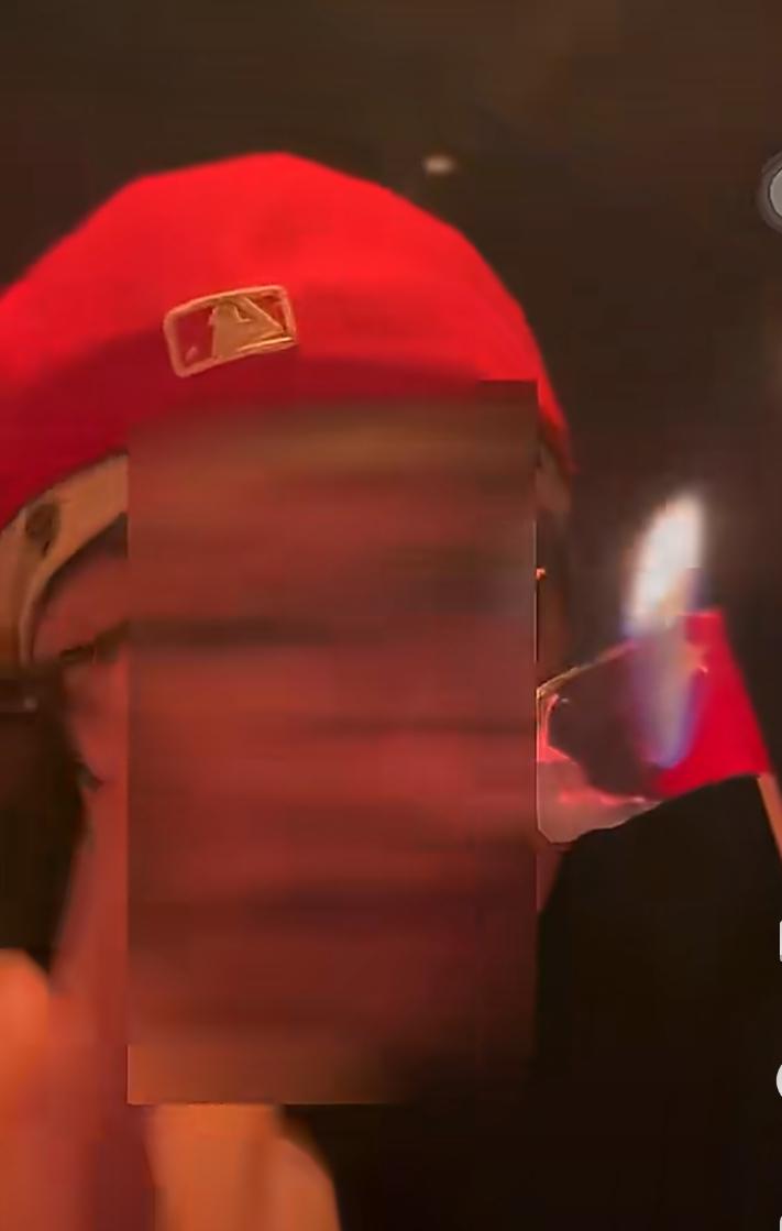 已举报！现在，😡人民已经在路上了。想问一下大家伙，现实中遇到这种××，直接