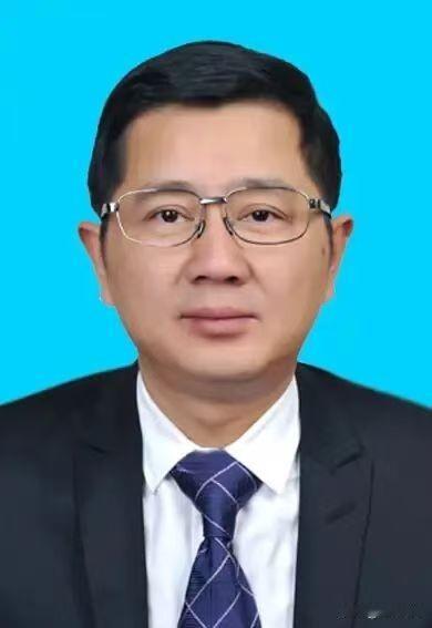 刚看到这个消息的时候，我反复确认了好几遍，差点以为看错了。滕义，北大社会学系毕