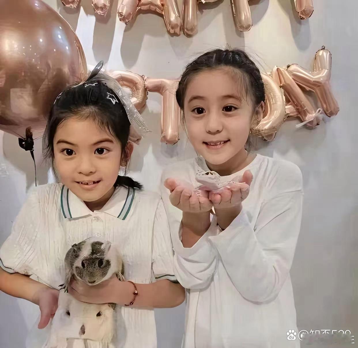 贾静雯晒小女儿8岁庆生照，牙齿不整齐需矫正，但眼睛好大像妈妈